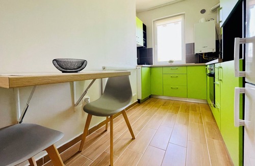 Tractorul Apartment | Aventurescu Studio Netflix and Parking