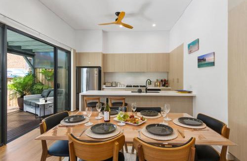 Corrimal House | Avenue Escape - Contemporary Living at Corrimal