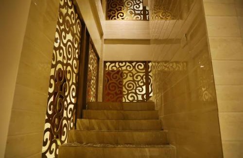 Pallavaram Hotel | Avenue Hotel