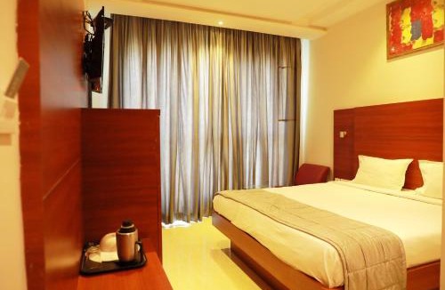 Pallavaram Hotel | Avenue Hotel