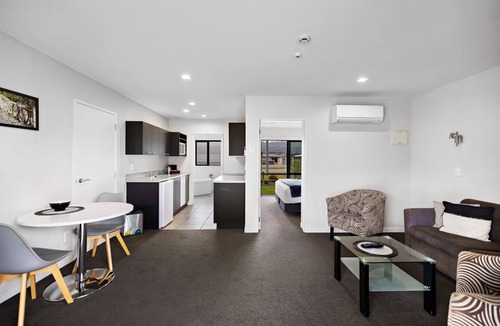 Alexandra Hotel | Avenue Motel