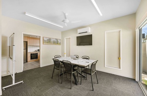 Wilsonton Hotel | Avenue West Studio Units