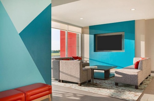 Oakdale Hotel | avid hotel Coralville - Iowa City by IHG