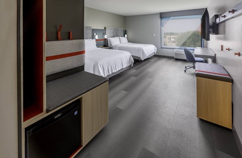 Waukesha Hotel | avid hotel Milwaukee West Waukesha by IHG