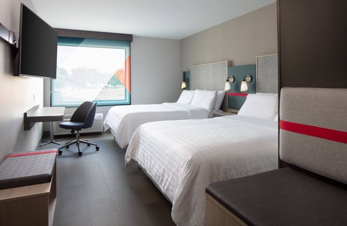 Madison Hotel | avid hotels Madison - Monona by IHG