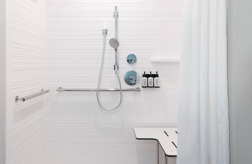 Madison Hotel | avid hotels Madison - Monona by IHG