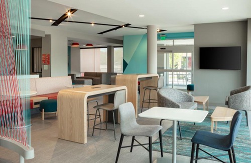 Madison Hotel | avid hotels - Madison - Monona by IHG