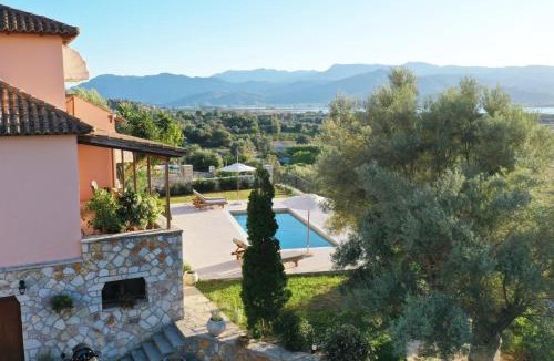Spanokhorion Villa | AVLEMONAS Nature Retreat View to Lefkada