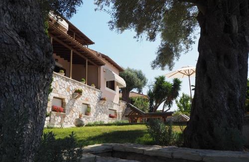 Spanokhorion Villa | AVLEMONAS Nature Retreat View to Lefkada
