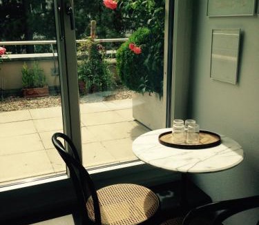 Sankt Alban Apartment | AVLiving City FLAT Basel with Roof Garden