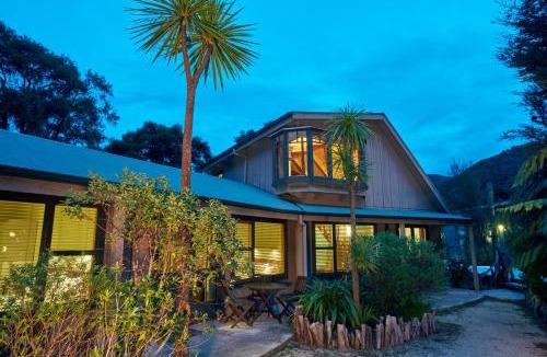 Awaroa Resort | Awaroa Lodge