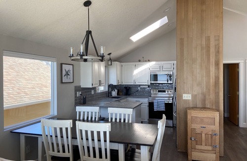 Lincoln City House | Awesome 3bd 2bath 1490 sqft house with amazing ocean view!