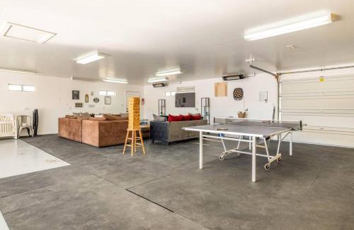 Mesa House | Awesome 5BR, 4BA, Pool, HotTub, Patio, Office