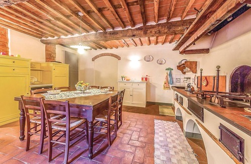 Capannori Apartment | Awesome apartment in Gragnano-Capannori LU with WiFi