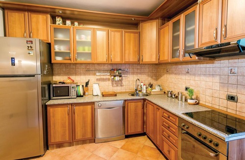Podi Apartment | Awesome apartment in Herceg Novi