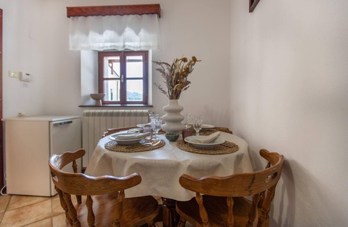 Matavun Apartment | Awesome apartment in Divaca with WiFi
