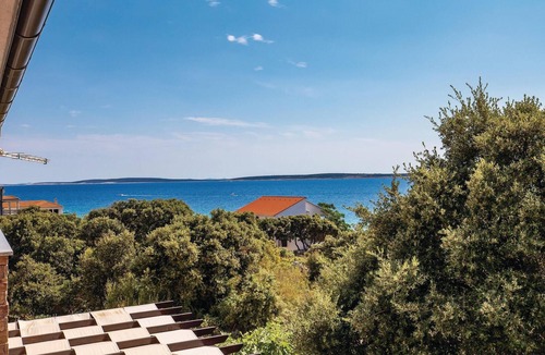 Kolan Apartment | Awesome apartment in Mandre with house sea view