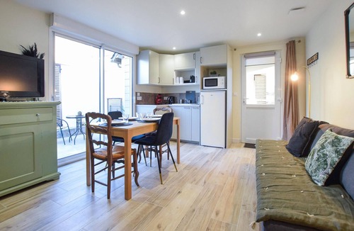 Esquay-sur-Seulles House | Awesome home in Esquay-sur-Seulles with WiFi