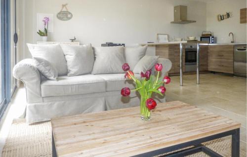 La Roque-sur-Pernes House | Awesome Home In La-Roque-Sur-Pernes