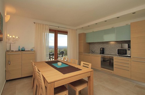 Baredine House | Awesome home in Baredine with WiFi