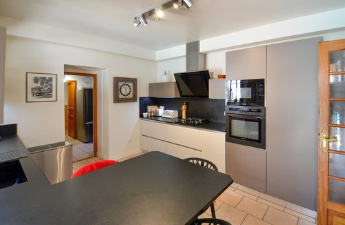 Calas House | Awesome home in Cabriès with private swimming pool, can be inside or outside