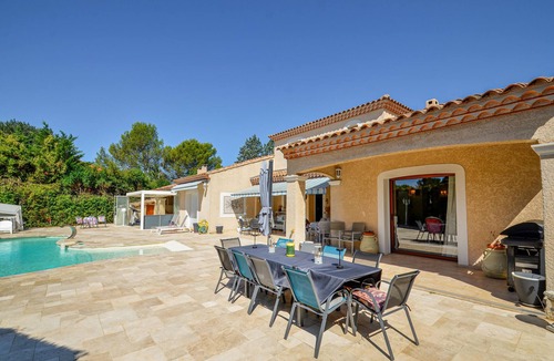 Calas House | Awesome home in Cabriès with private swimming pool, can be inside or outside