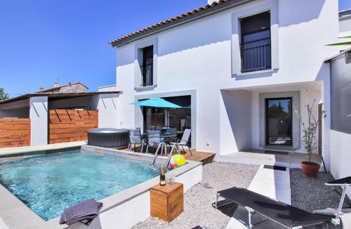 Salon-de-Provence House | Awesome home in Salon de Provence with 2 Bedrooms, WiFi and Private swimming pool