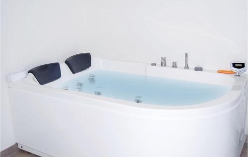 Kelstrup House | Awesome Home In Haderslev With Wifi
