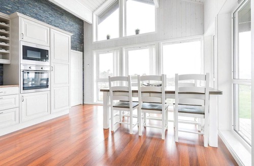 Kvisvik House | Awesome home in Kvisvik with house sea view