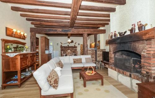 Rubigny House | Awesome Home In Rubigny