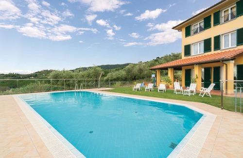 Massa e Cozzile House | Awesome home in Massa e Cozzile PT