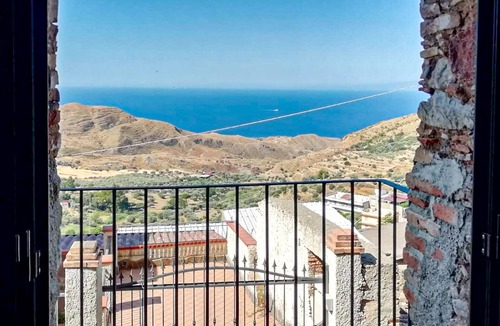 Motta San Giovanni House | Awesome home in Motta San Giovanni