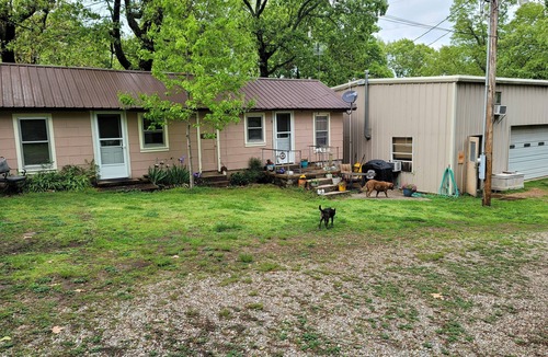 Tia Juana Cabin | AWESOME night's sleep. S Grand Lake. E of Disney 1 mile. Quiet location. Pets ok