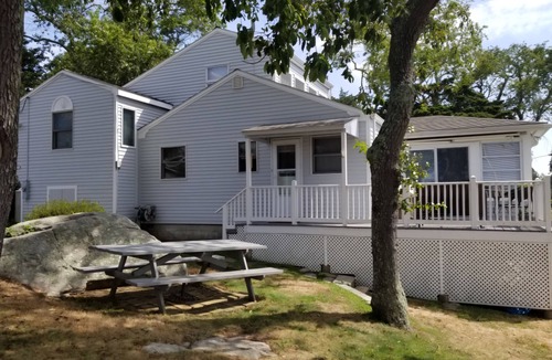 Mystic - New London Cottage | Awesome Oceanfront 4-bedroom watersports cottage in Mystic