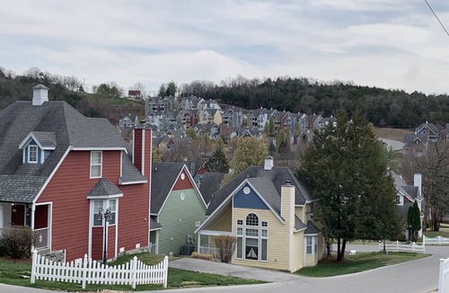 Branson Cottage | Awesome Resort 3BDR/2BA. Sleeps 8. In Top Rated Branson Family Resort.