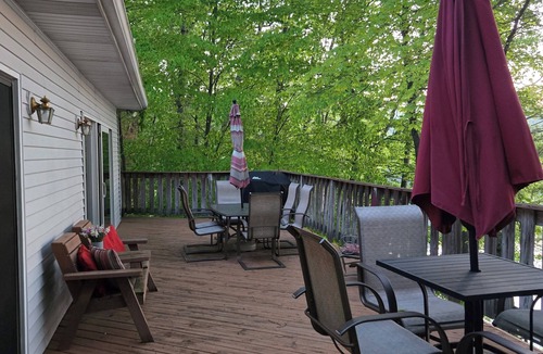 Irons House | AWESOME SECLUDED LAKEFRONT PROPERTY 💛 PICTURESQUE VIEWS💛