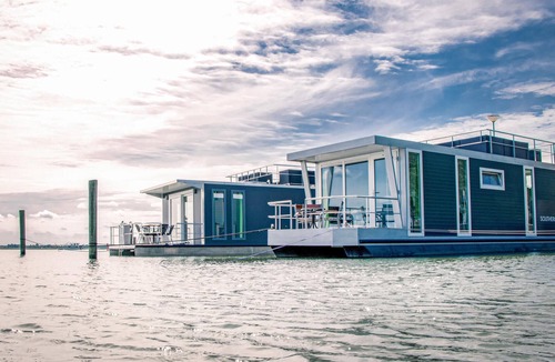 Biddinghuizen Boat Rental | Awesome ship in Biddinghuizen