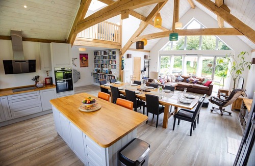 Mortehoe House | Awesome slidehouse close to pubs,beaches, coastpath sleeps 12-14 dates