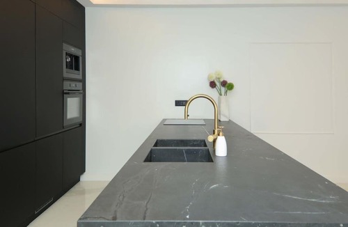 Jerusalem City Centre Apartment | Awesome view, 3bdm Haneviim Court