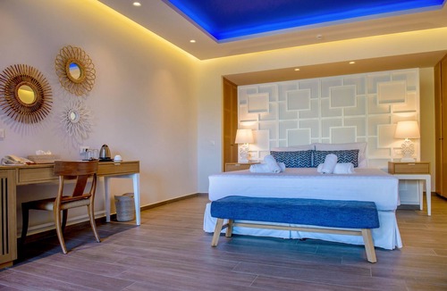 Old Hersonissos Hotel | Axel Beach Crete - Adults Only