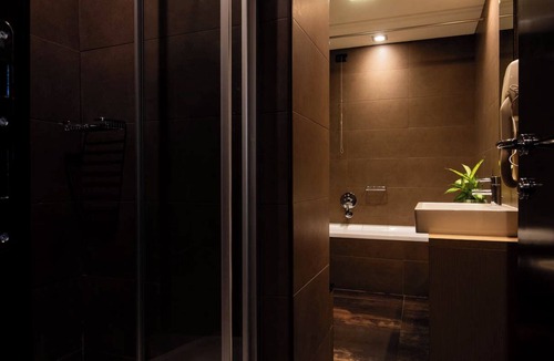 Cantu Hotel | Axolute Comfort Hotel
