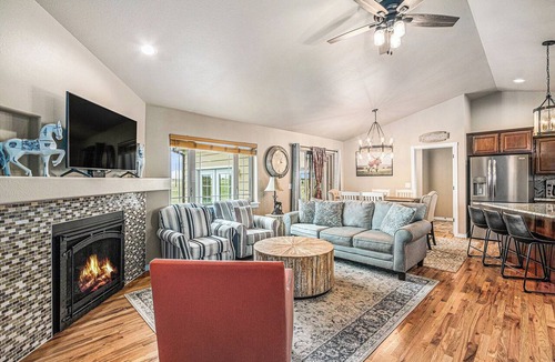 Carpenter Apartment | Ayu Ranch | Panoramic views | Hot tub