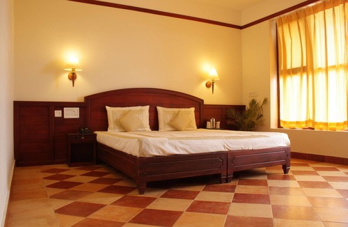 Udumbanchola Hotel | Ayur County