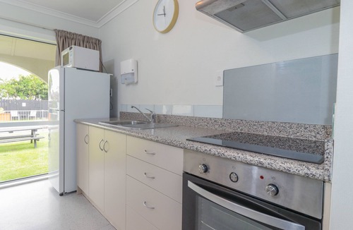 Palmerston North Hotel | Aztec Motel