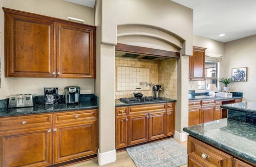Indio House | Azul: Pool, Spa, Fire Pit and Pickle Ball Court!
