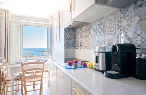 Carabacel Apartment | Azur Hideaway -stunning sea view ,Promenade and Cours Saleya