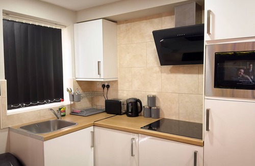Bradford Apartment | Azura Suites, Apartment 14