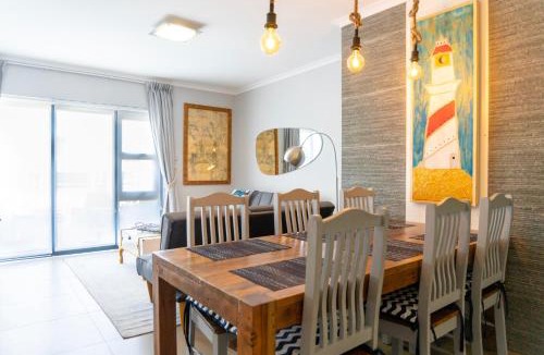 Big Bay Apartment | Azure 25