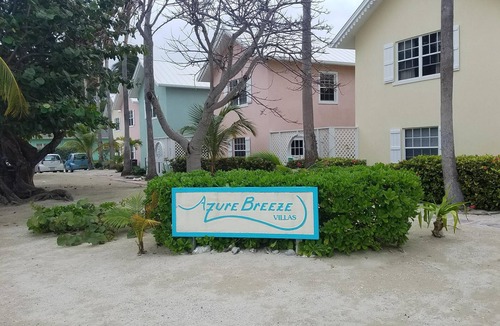 North Side Villa | Azure Breeze 3! Peaceful & Pristine-3Bd, 3 BATH AWAY from crowds! Beachfront!