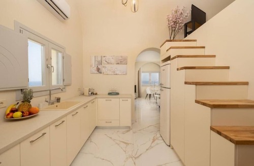 Karterados Apartment | Azure Escape